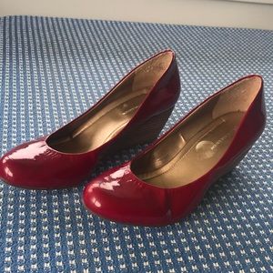 BCBG RED PATTEN LEATHER SHOES 👠 SZ 9.5